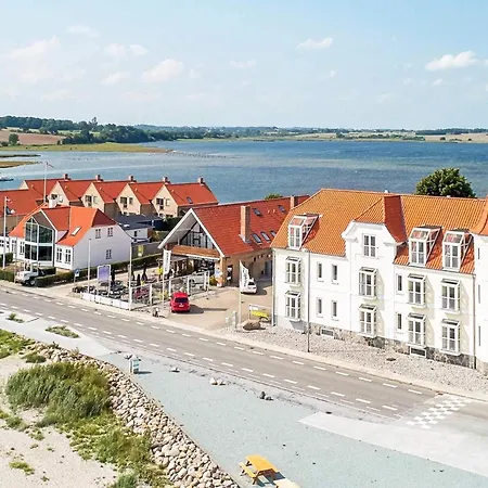 Hejlsminde Gem With Sea Views *